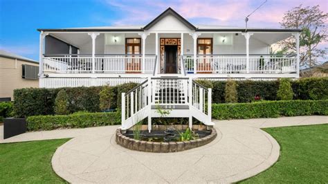 WATCH LIVE! Brisbane auctions to watch this weekend .